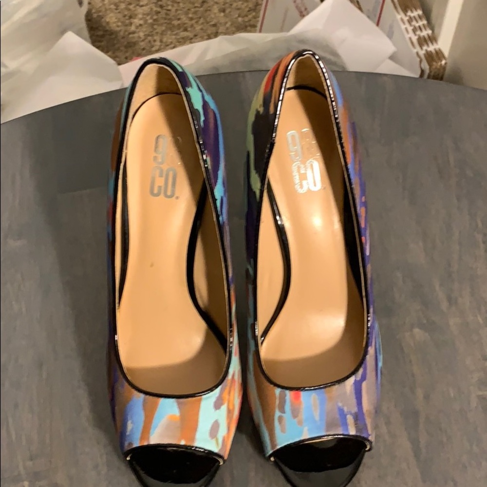 9 & Co. Jjindigo Rainbow Leopard Print Platforms